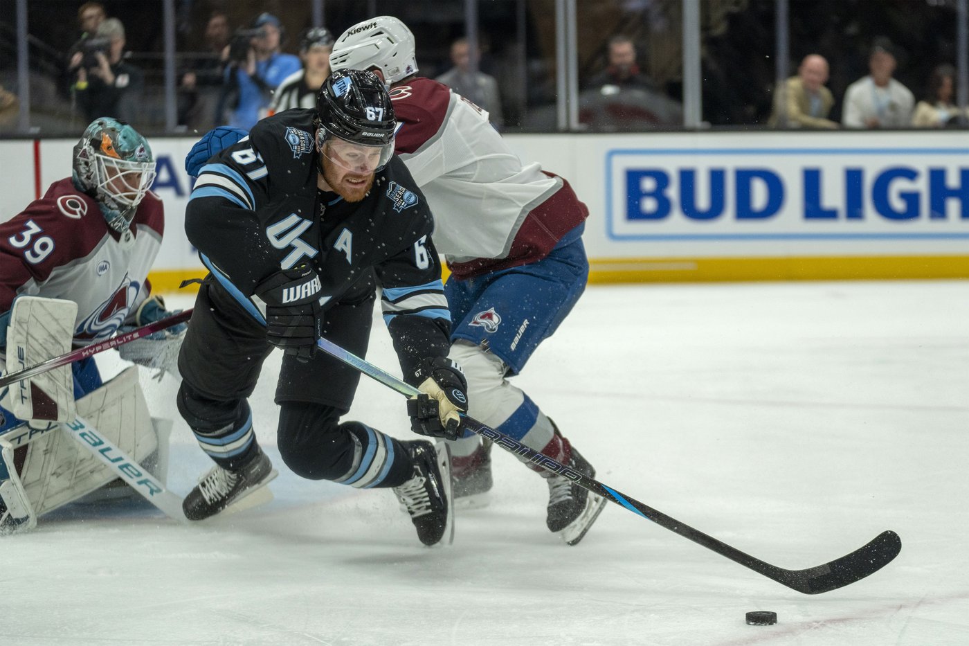 Lehkonen has hat trick, Blackwood stops 34 shots as Avalanche beat Utah 4-1 | iNFOnews.ca