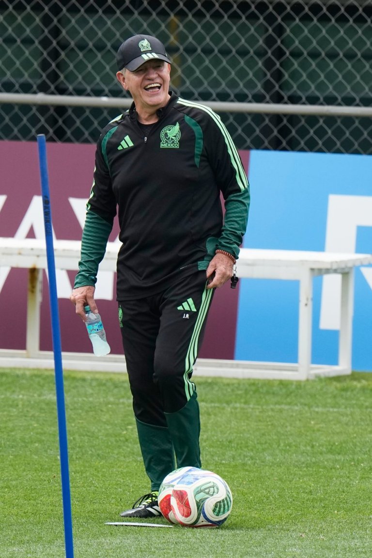 Mexico seeks to end its opening-day World Cup curse when it takes on South Africa | iNFOnews.ca