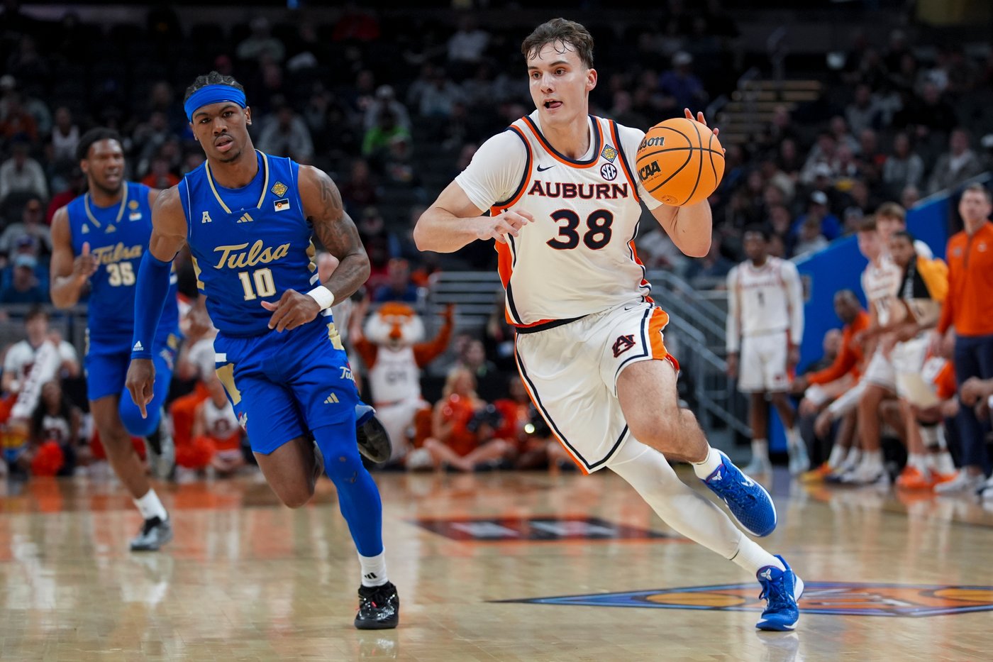 UCLA's basketball team reloads with four transfers to bolster the Bruins | iNFOnews.ca UCLA's basketball team reloads with four transfers to bolster the Bruins | iNFOnews.ca