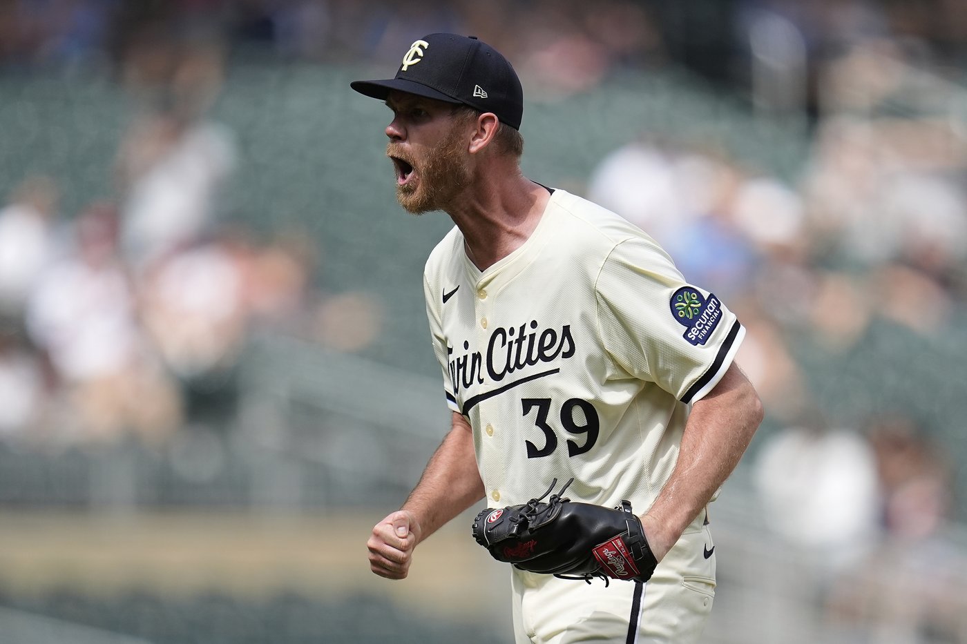 Keaschall hits 2-run homer in 11th as Twins top Royals 5-3 | iNFOnews.ca