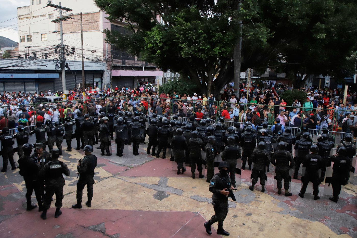 Honduran lawmaker injured in Congress by homemade explosive | iNFOnews.ca