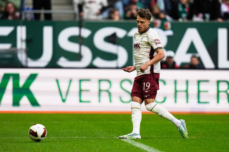 8 seconds: Augsburg scores fastest Bundesliga goal after Manuel Neuer blunder | iNFOnews.ca