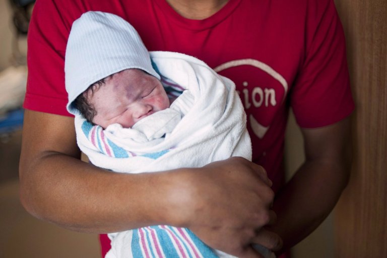 StatCan says fertility rate remains at the all-time low seen the previous year | iNFOnews.ca
