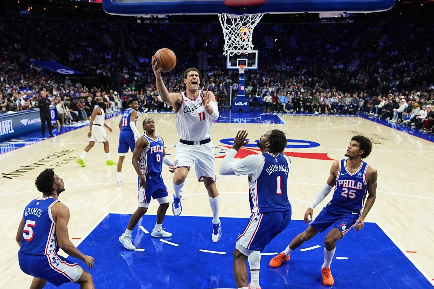 Tyrese Maxey and 76ers rally for 110-108 win over James Harden and Clippers | iNFOnews.ca Tyrese Maxey and 76ers rally for 110-108 win over James Harden and Clippers | iNFOnews.ca