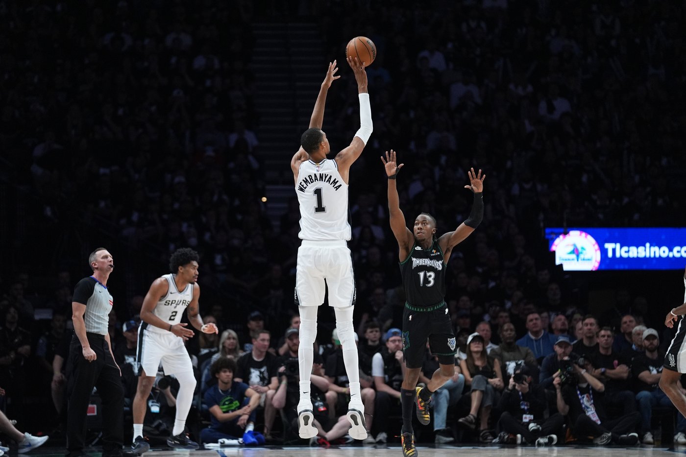 Spurs aren't thinking about being ahead of schedule. They're just focused on the conference finals. | iNFOnews.ca Spurs aren't thinking about being ahead of schedule. They're just focused on the conference finals. | iNFOnews.ca