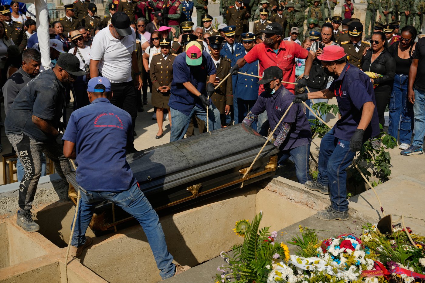 Venezuela's military buries soldiers killed in US operation to capture Maduro | iNFOnews.ca Venezuela's military buries soldiers killed in US operation to capture Maduro | iNFOnews.ca