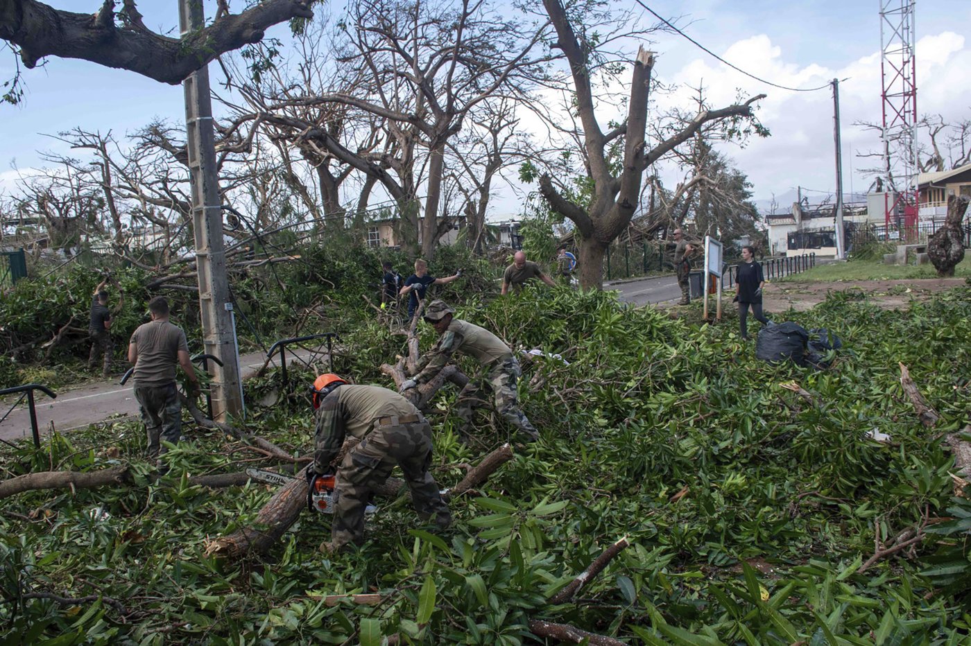France rushes help to Mayotte, where hundreds or even thousands died in Cyclone Chido | iNFOnews.ca