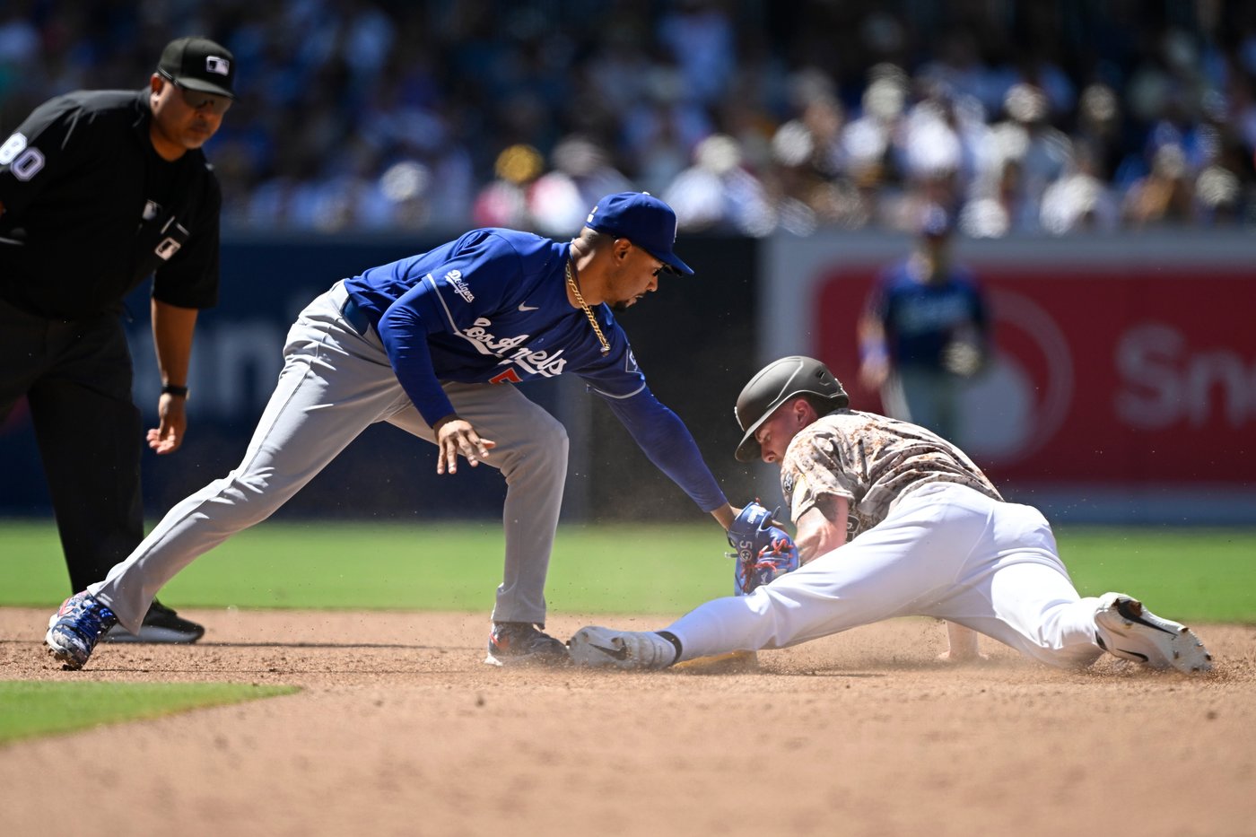 Freeman, Betts key big inning as Dodgers beat the Padres 4-2 to take 2 of 3 in the series | iNFOnews.ca Freeman, Betts key big inning as Dodgers beat the Padres 4-2 to take 2 of 3 in the series | iNFOnews.ca