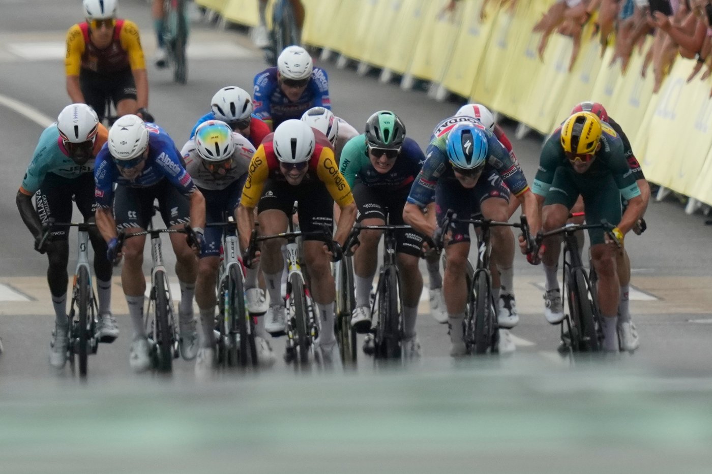 Merlier wins crash-marred 12th stage of the Tour de France, Pogacar retains overall lead | iNFOnews.ca Merlier wins crash-marred 12th stage of the Tour de France, Pogacar retains overall lead | iNFOnews.ca