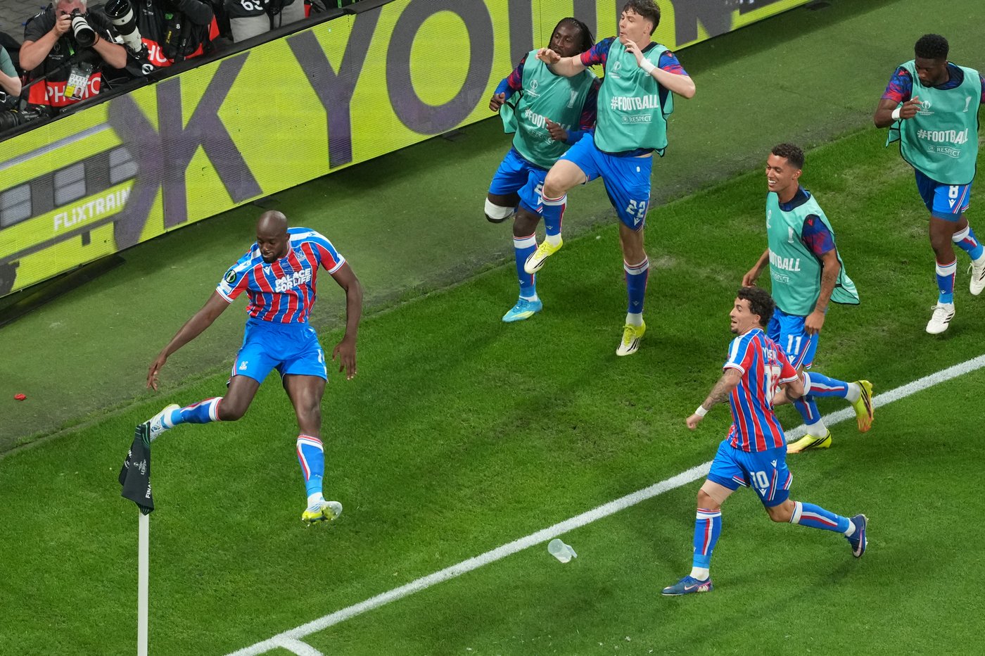 Crystal Palace beats Rayo Vallecano 1-0 for Conference League title, club's 1st European trophy | iNFOnews.ca Crystal Palace beats Rayo Vallecano 1-0 for Conference League title, club's 1st European trophy | iNFOnews.ca