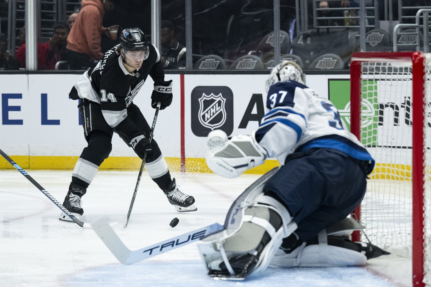 Alex Laferriere agrees to a 3-year, $12.3 million deal to stay with the LA Kings | iNFOnews.ca
