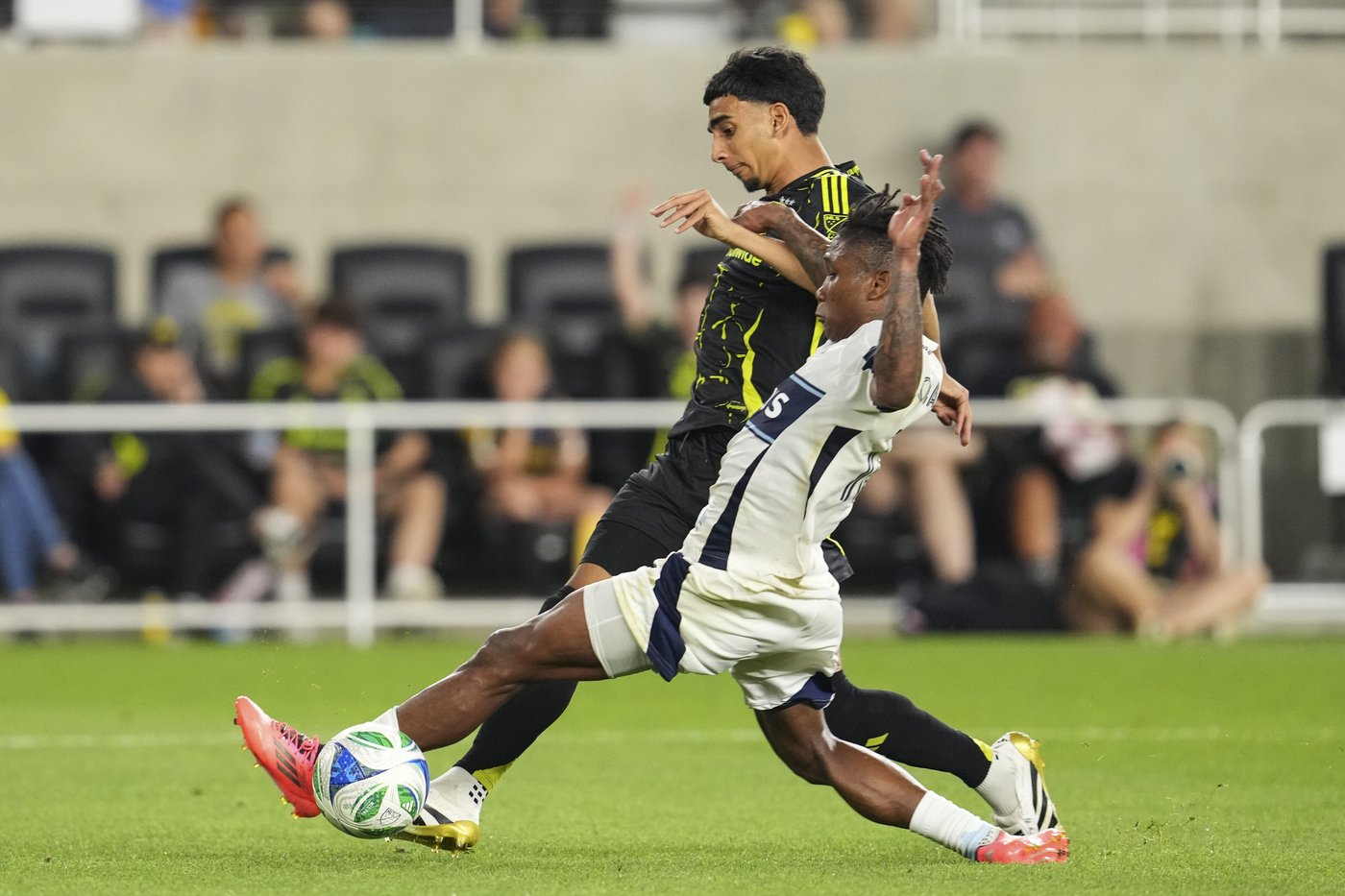 Rossi scores go-ahead goal to boost Columbus Crew to 2-1 win over Vancouver Whitecaps | iNFOnews.ca