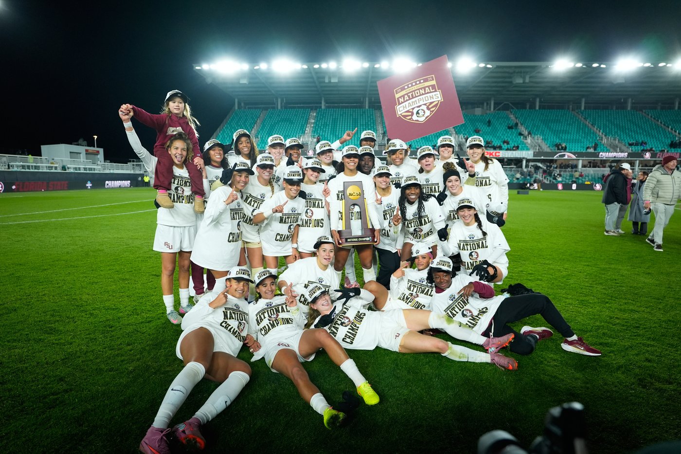 Florida State edges top-seeded Stanford 1-0 to win the Women's College Cup | iNFOnews.ca