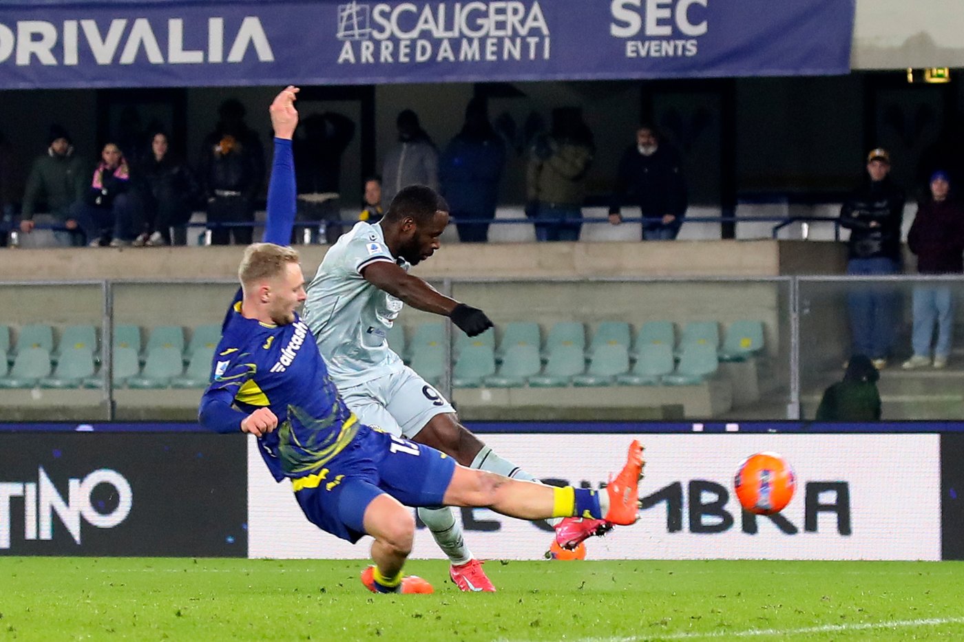 Davis scores as Udinese wins 3-1 at struggling Verona in Serie A | iNFOnews.ca Davis scores as Udinese wins 3-1 at struggling Verona in Serie A | iNFOnews.ca