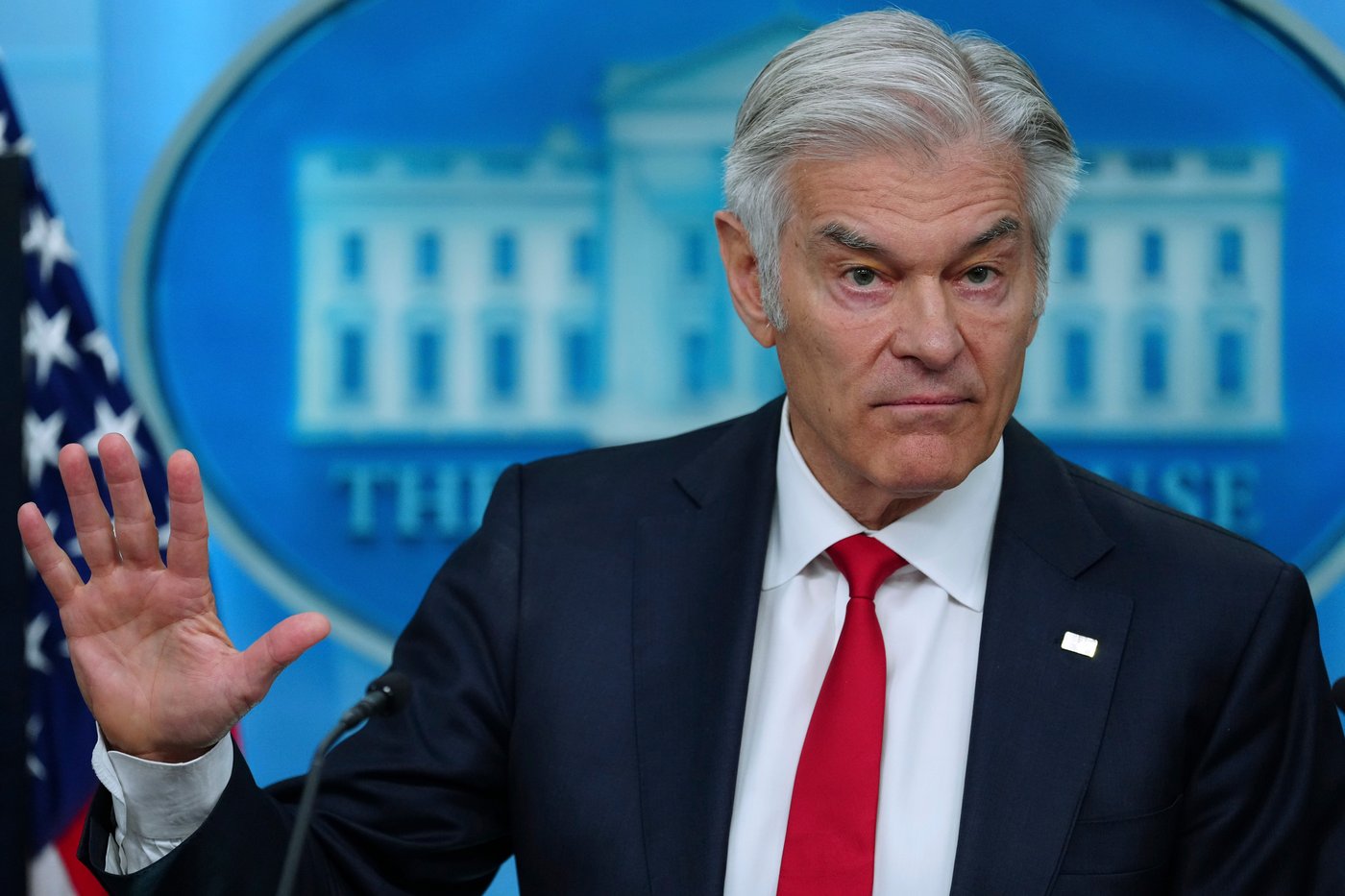'Out of my lane.' Dr. Oz ducks questions during his turn in the White House briefing room | iNFOnews.ca