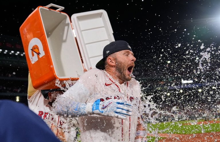 Trevor Story hits a bases-loaded RBI single in 10th to lift Red Sox to 9-8 win over Mariners | iNFOnews.ca