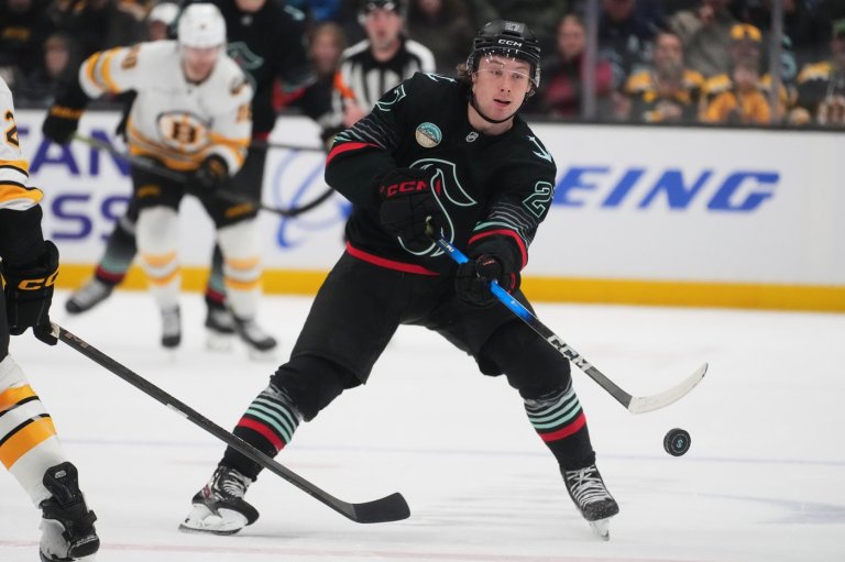 Kakko, Catton score 2 goals each as Kraken beat Bruins 7-4 to extend point streak to 8-0-1 | iNFOnews.ca