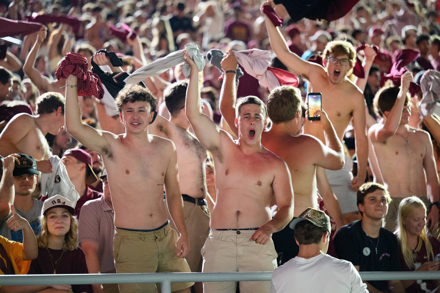 No. 19 SMU, Florida State kick off after nearly 2-hour delay due to power outage | iNFOnews.ca