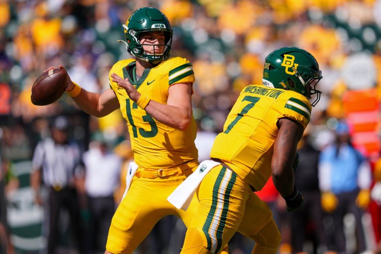 Connor Hawkins' kick after Jacob Redding's long pick-6 help lift Baylor past Kansas State 35-34 | iNFOnews.ca