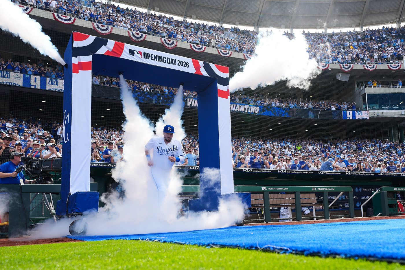 Royals use rare long ball to defeat the Twins 3-1 | iNFOnews.ca Royals use rare long ball to defeat the Twins 3-1 | iNFOnews.ca