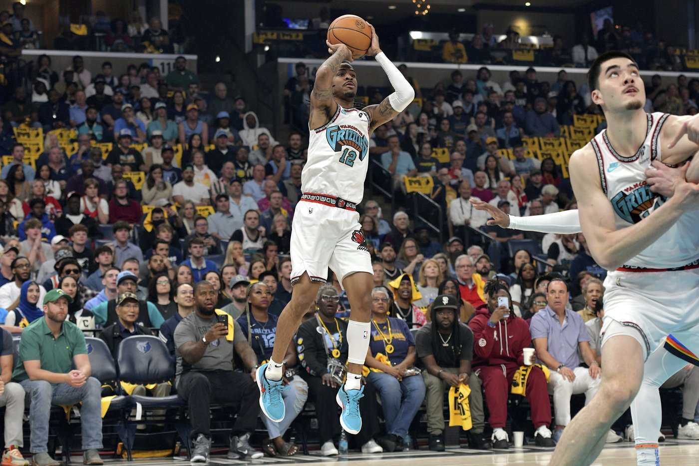 Thunder rally from 29 points down after Morant leaves with injury, top Grizzlies for 3-0 series lead | iNFOnews.ca Thunder rally from 29 points down after Morant leaves with injury, top Grizzlies for 3-0 series lead | iNFOnews.ca