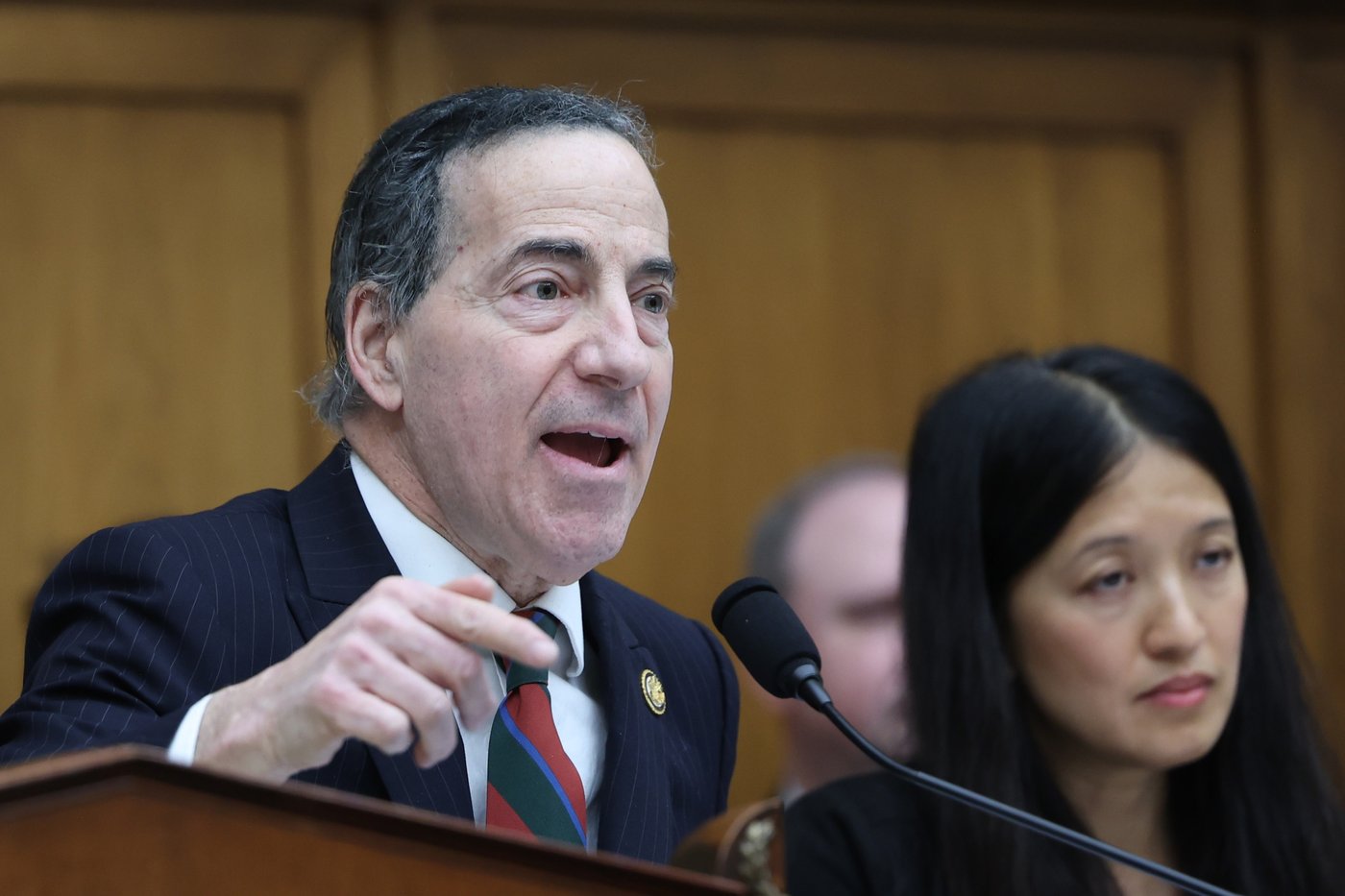 Speaker Johnson says he disapproves of Justice Department logging lawmaker searches of Epstein files | iNFOnews.ca