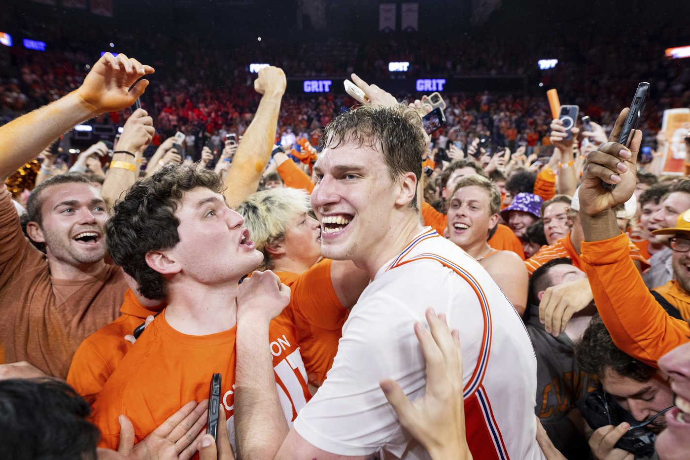 Lakhin scores 22, Clemson defeats No. 2 Duke 77-71 to snap Blue Devils' 16-game winning streak | iNFOnews.ca Lakhin scores 22, Clemson defeats No. 2 Duke 77-71 to snap Blue Devils' 16-game winning streak | iNFOnews.ca