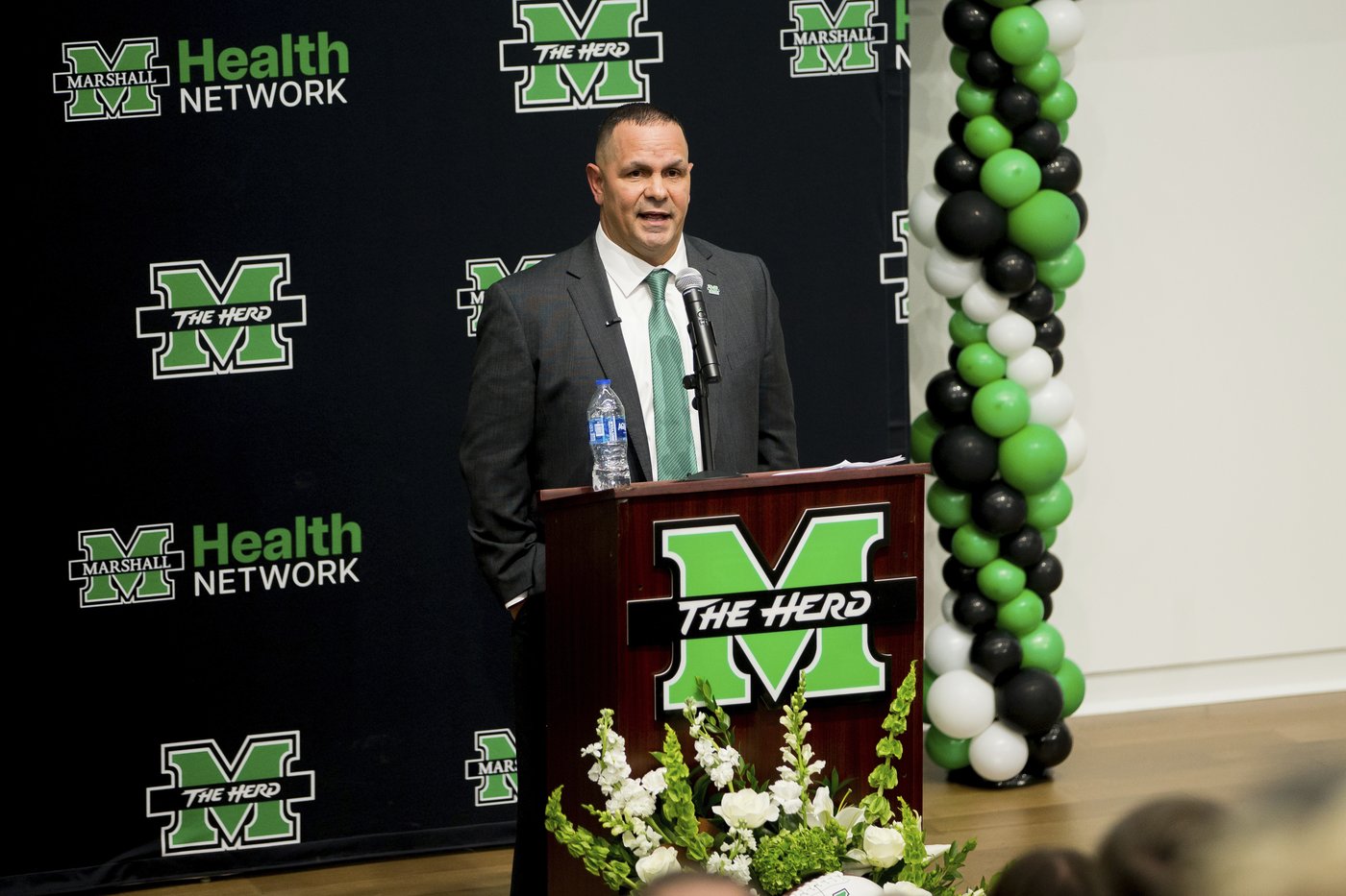 New Marshall coach Tony Gibson jumps into recruiting own players who flocked to transfer portal | iNFOnews.ca