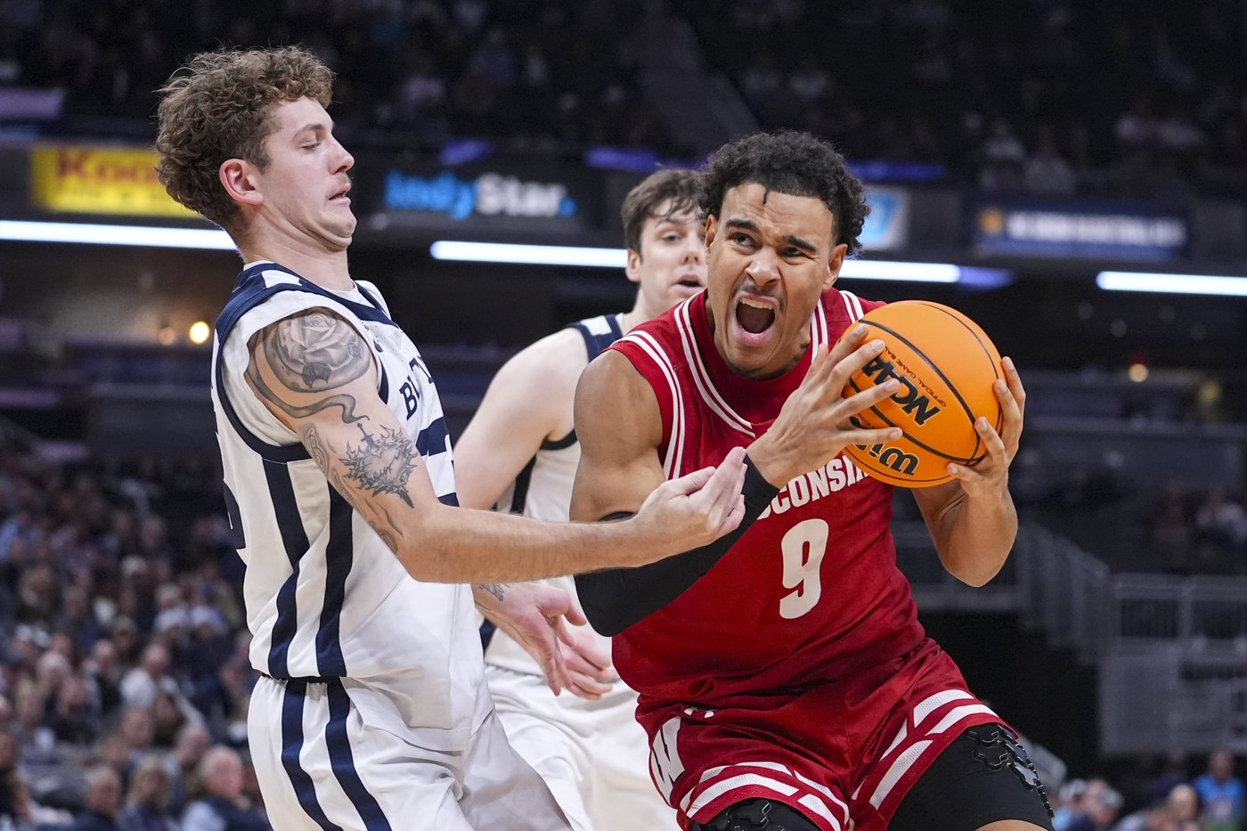 Nolan Winter scores a season-high 20 points to help No. 20 Wisconsin get past Butler 83-74 | iNFOnews.ca