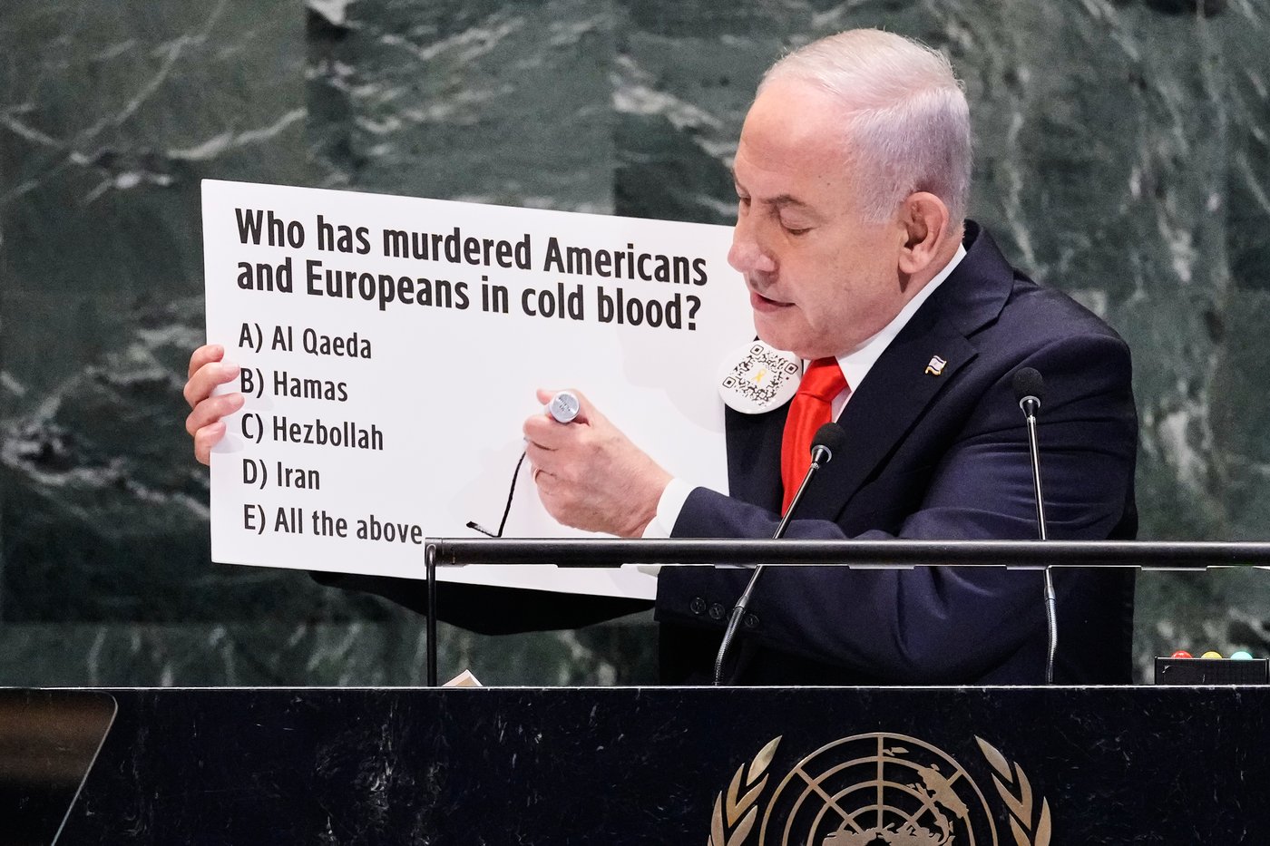 Always a showman, Netanyahu again turns to props and visual aids as he fends off critics at the UN | iNFOnews.ca