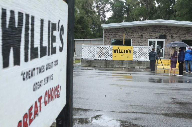 A crowd of 700, but no witnesses? South Carolina investigation into mass shooting at bar stalls | iNFOnews.ca