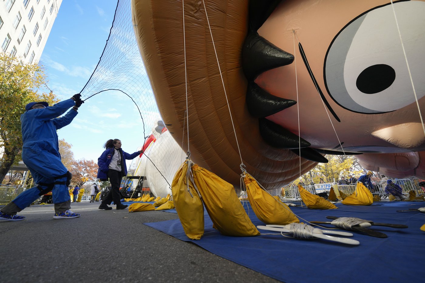 Massive balloons take shape ahead of the Macy’s Thanksgiving Day Parade | iNFOnews.ca