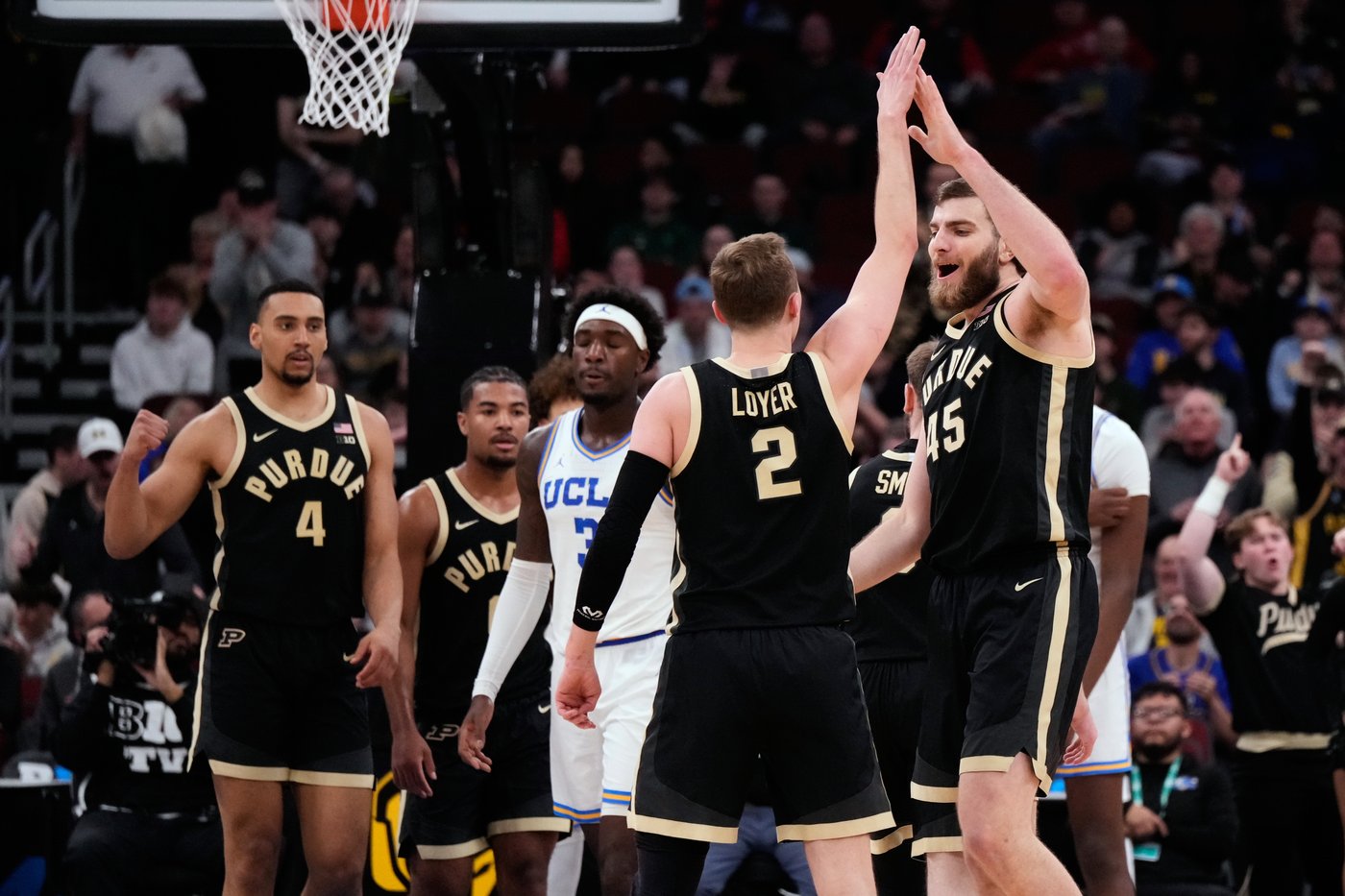 Cluff scores 17, comes up big down stretch as No. 18 Purdue beats UCLA to reach Big Ten title game | iNFOnews.ca