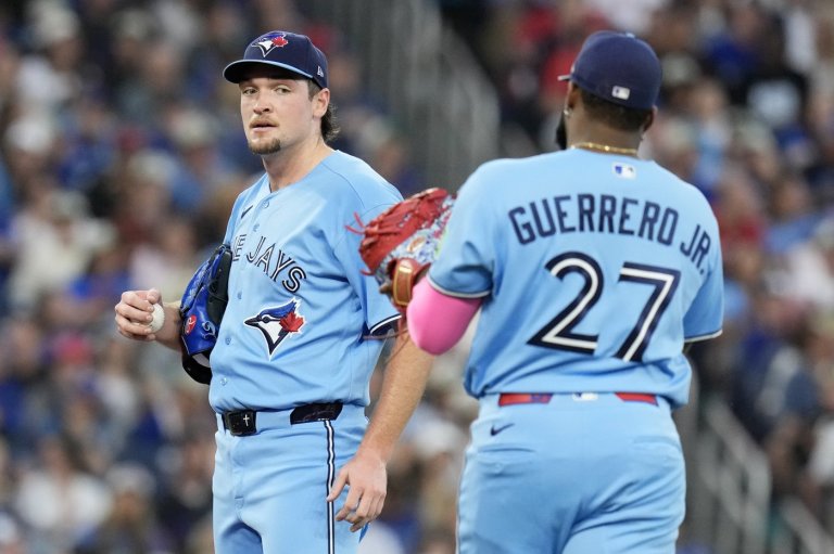 Loperfido scores tiebreaking run on error in eighth as Astros top Blue Jays 3-1 | iNFOnews.ca