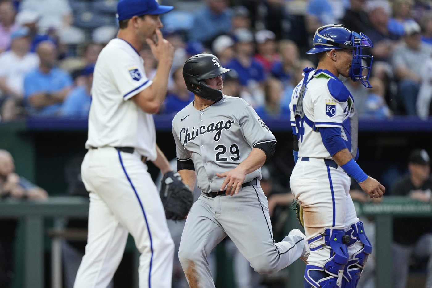 Witt has RBI single in 9th to rally Royals to 4-3 win over White Sox | iNFOnews.ca