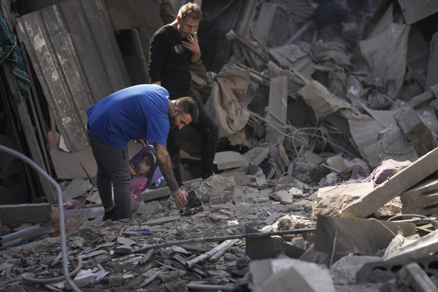 Israeli strikes in central Beirut kill at least 20 as diplomats push for a cease-fire | iNFOnews.ca