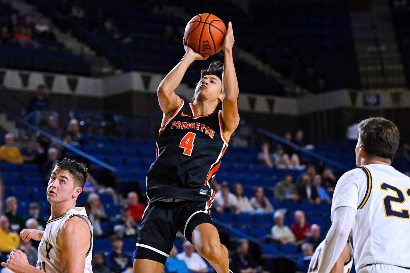 No. 3 Florida begins title defense with revamped backcourt and stacked frontcourt | iNFOnews.ca No. 3 Florida begins title defense with revamped backcourt and stacked frontcourt | iNFOnews.ca