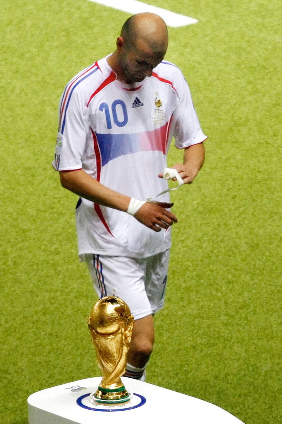 Twenty years after his infamous World Cup final headbutt, Zidane faces Italy again as France coach | iNFOnews.ca