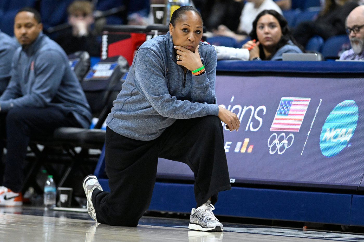 Bond between UConn and Syracuse coaches goes back to one of Geno Auriemma's rare recruiting misses | iNFOnews.ca Bond between UConn and Syracuse coaches goes back to one of Geno Auriemma's rare recruiting misses | iNFOnews.ca