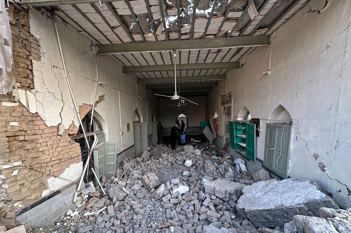 Bombing at mosque near police offices in Pakistan kills at least 21 | iNFOnews.ca Bombing at mosque near police offices in Pakistan kills at least 21 | iNFOnews.ca