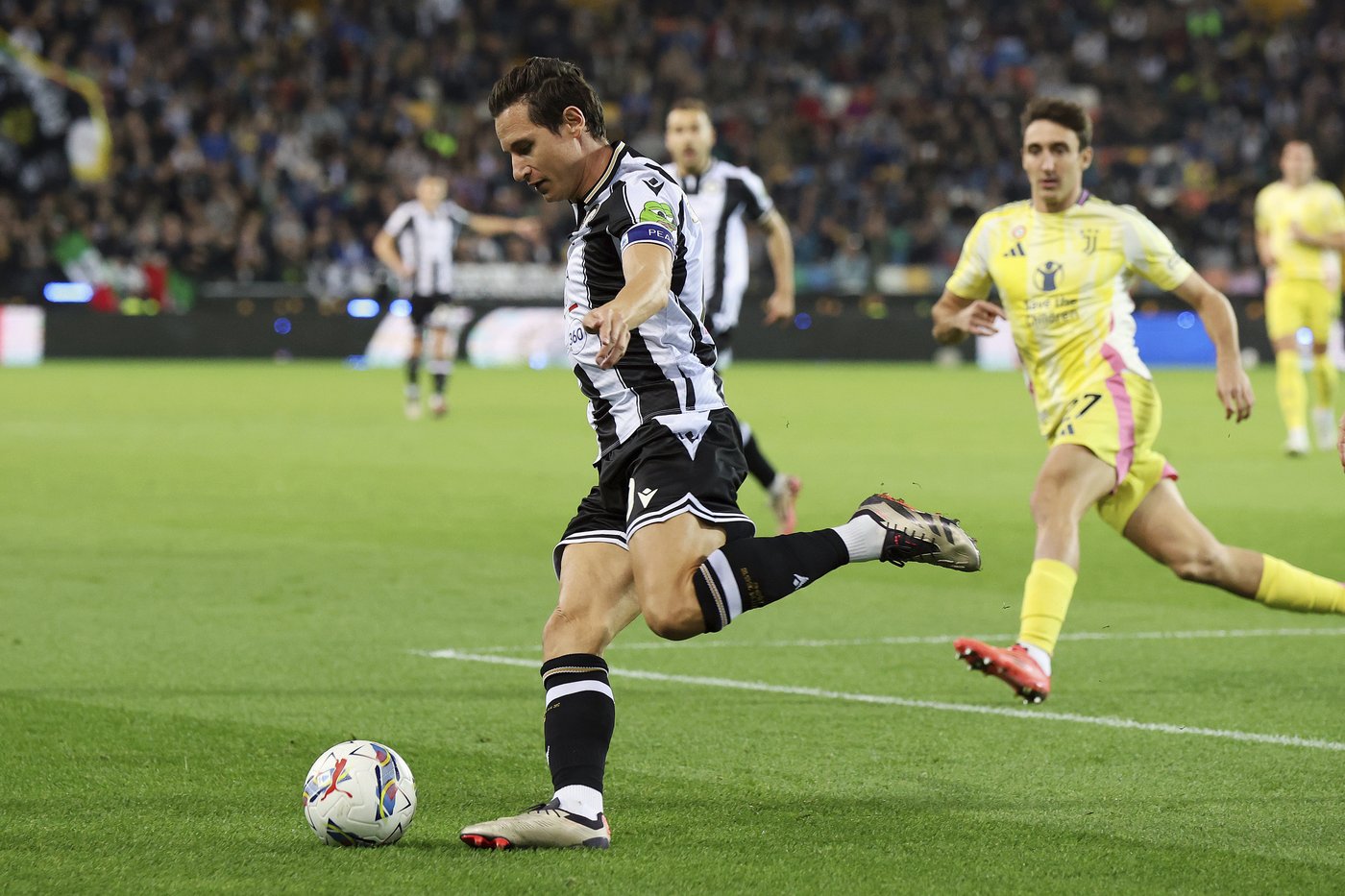 Juventus gets back to winning ways with a lot of help from the post | iNFOnews.ca