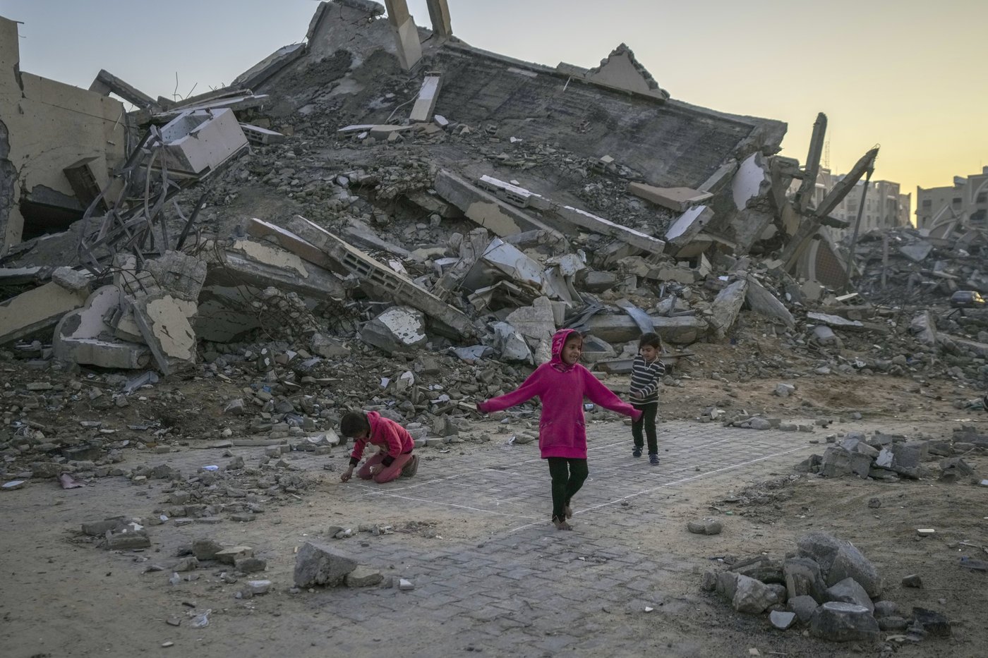 Israeli strikes kill 12 in Gaza, including children, as war grinds into the new year | iNFOnews.ca Israeli strikes kill 12 in Gaza, including children, as war grinds into the new year | iNFOnews.ca