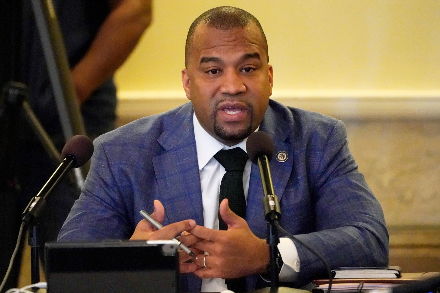 Mississippi district attorney pleads guilty to bribery conspiracy and resigns | iNFOnews.ca
