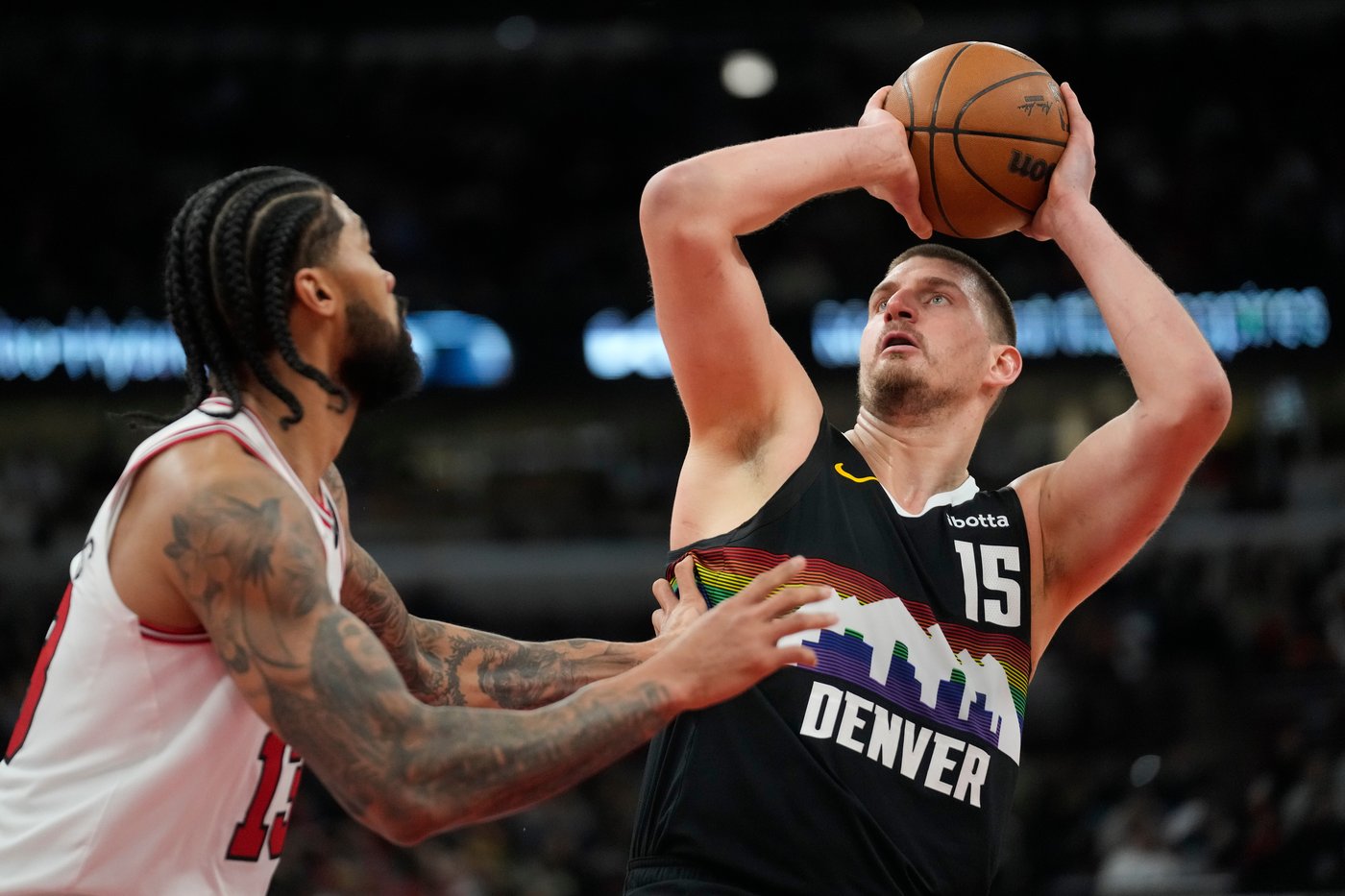 Nikola Jokic passes Oscar Robertson for 2nd-most triple-doubles as Nuggets top Bulls 136-120 | iNFOnews.ca