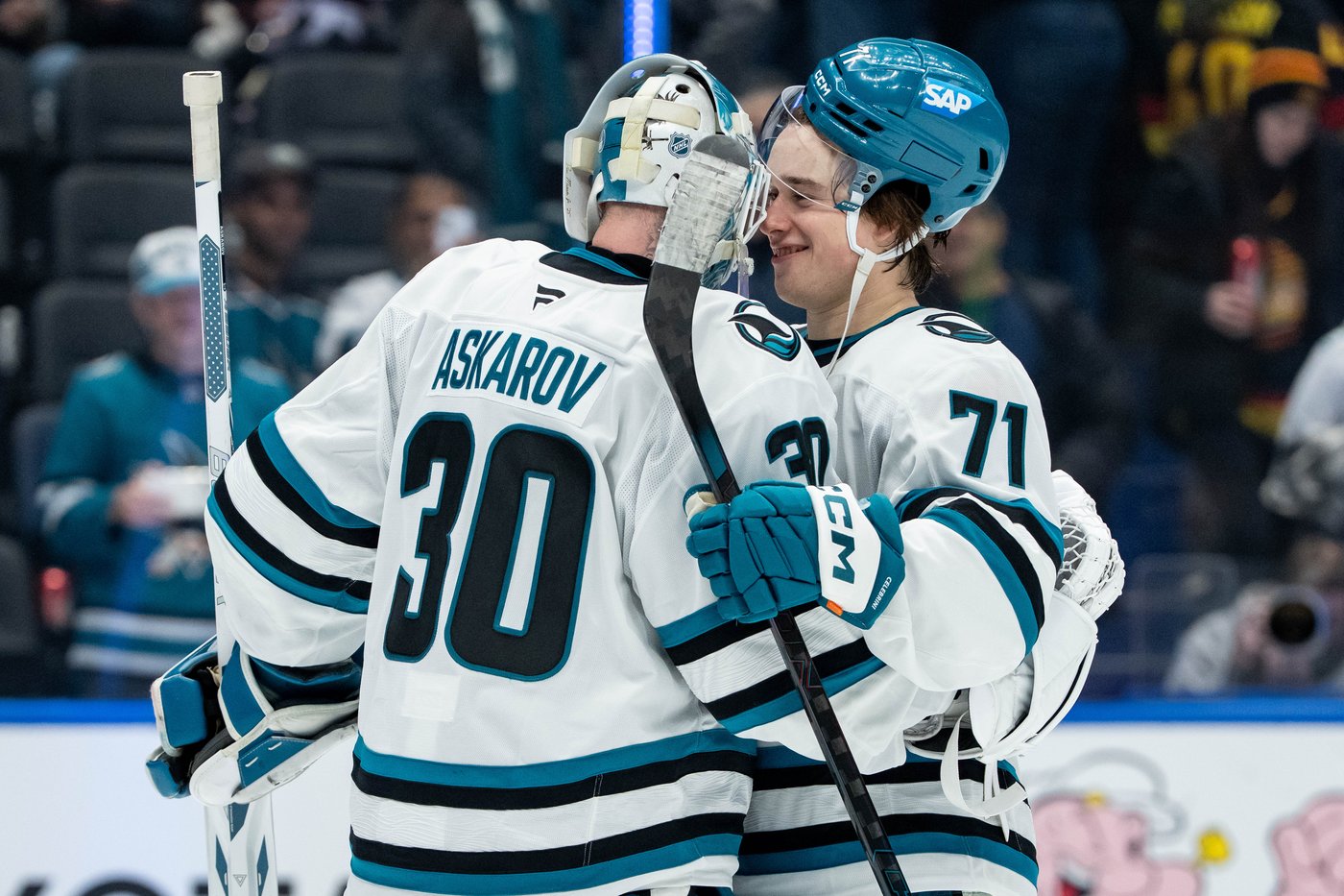 Sharks sensation Celebrini marks milestone with win over Canucks in Vancouver | iNFOnews.ca