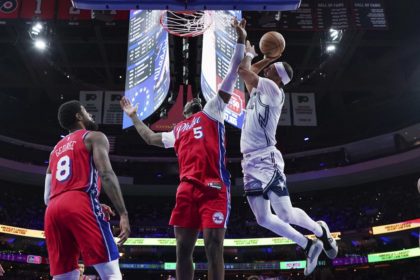 Paul George has 21 points and 9 assists in the 76ers' 102-94 victory over the Magic | iNFOnews.ca