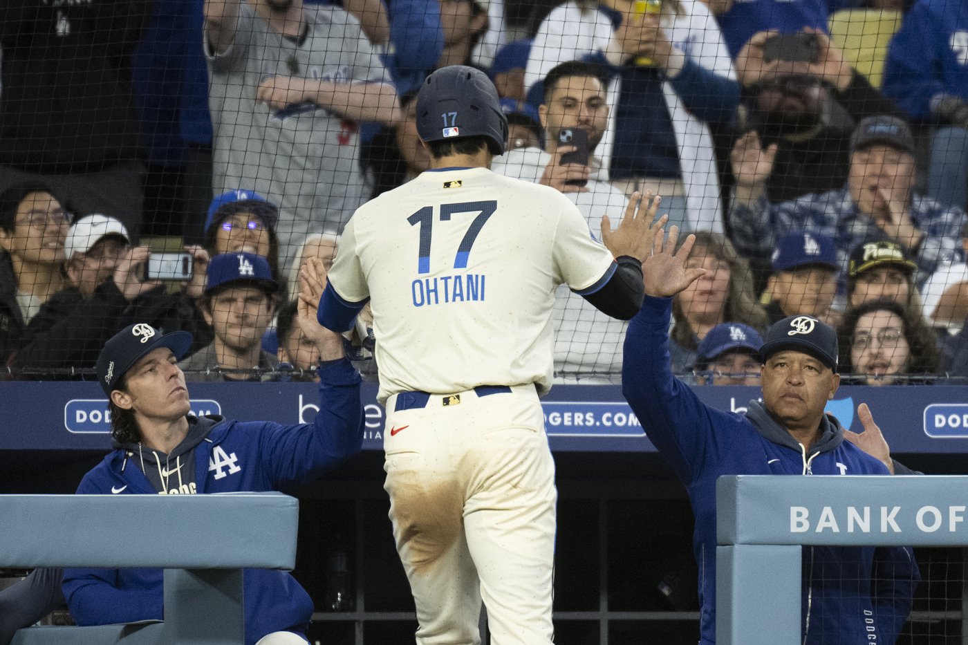 Teoscar Hernández hits tiebreaking homer in 8th inning and Dodgers beat Pirates 8-4 | iNFOnews.ca