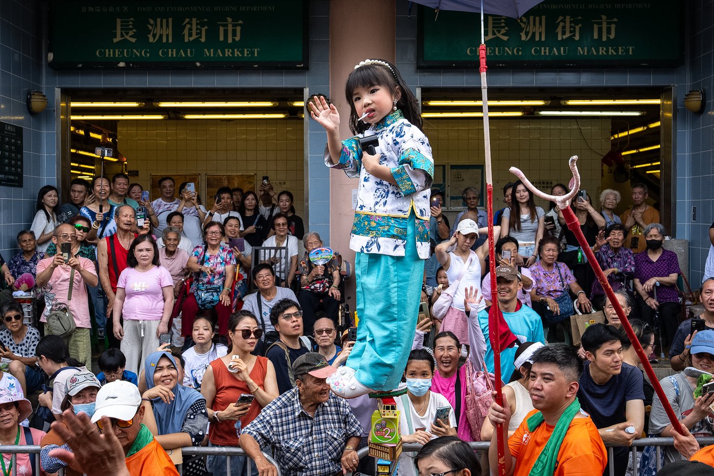 Revelers pack a Hong Kong island for a bun festival, a century-old tradition | iNFOnews.ca