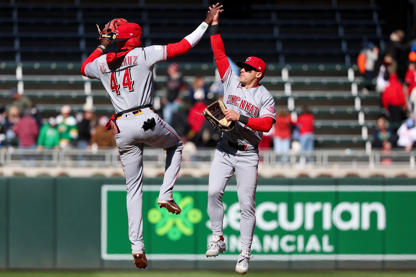 Myers' RBI single in 9th and strong bullpen outing lift Reds past Twins 5-4 | iNFOnews.ca