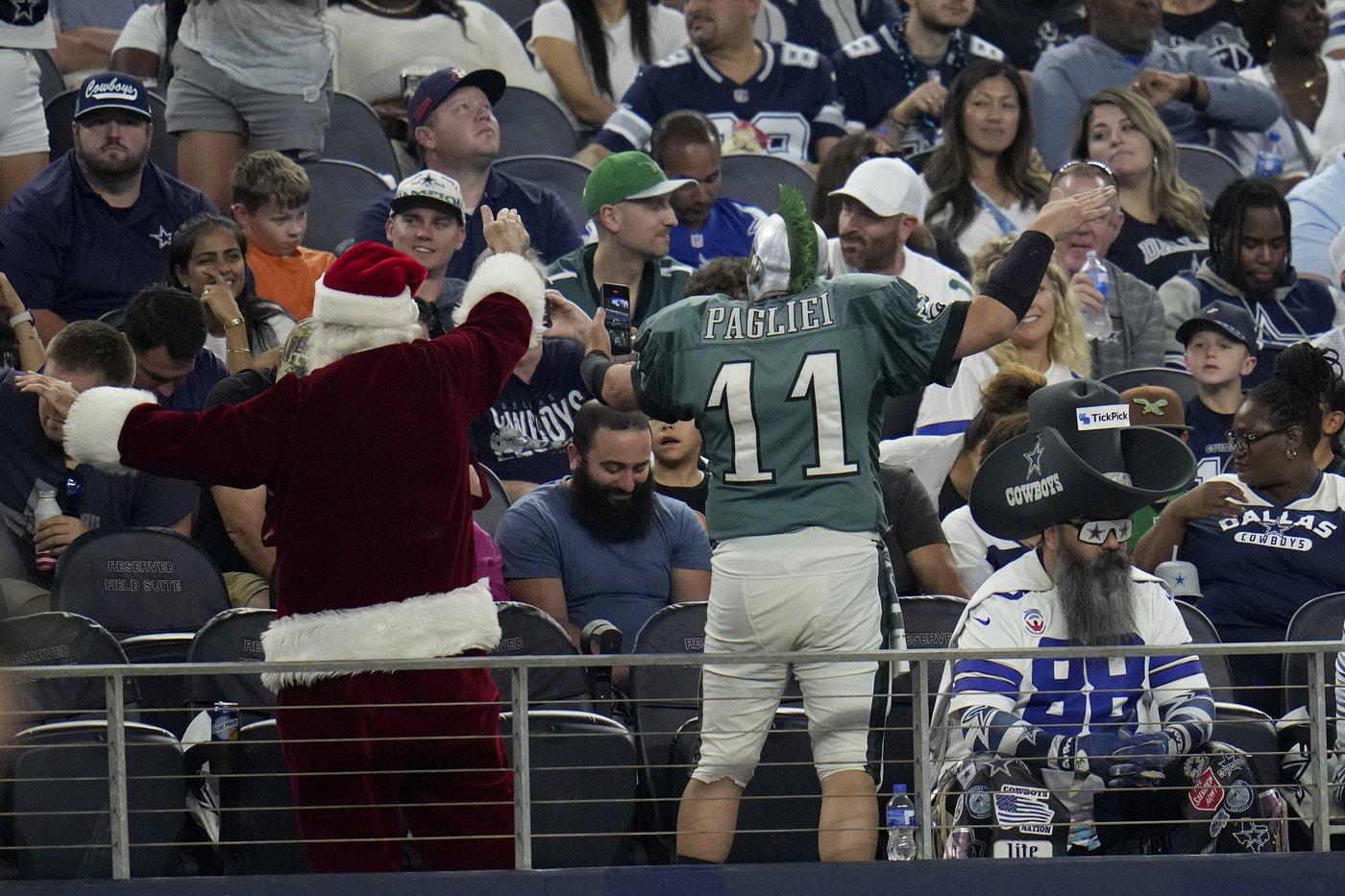 Eagles and Commanders meet in biggest game in NFC East rivalry series in nearly 30 years | iNFOnews.ca